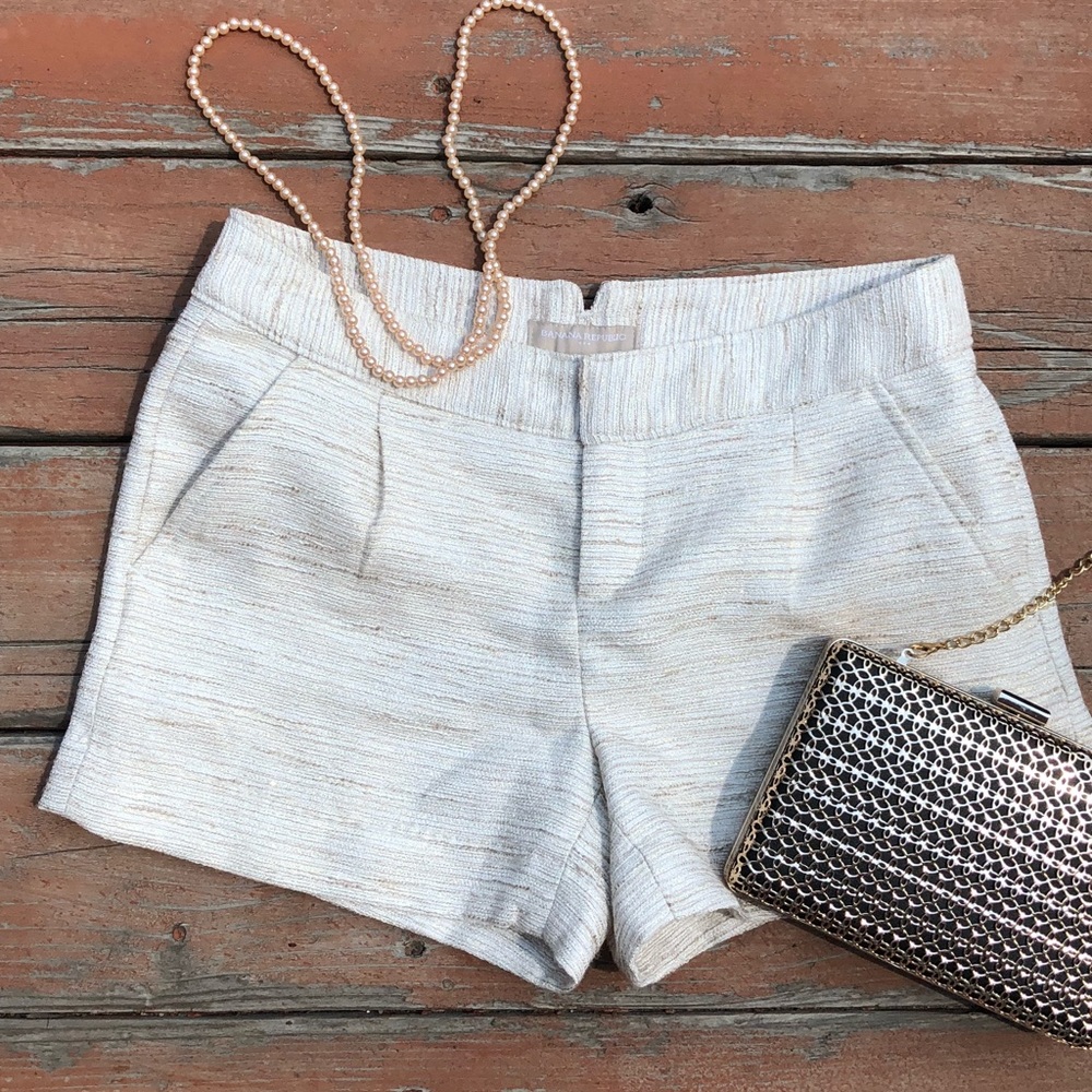 Banana Republic Ivory Gold Dress Shorts 2 Pockets